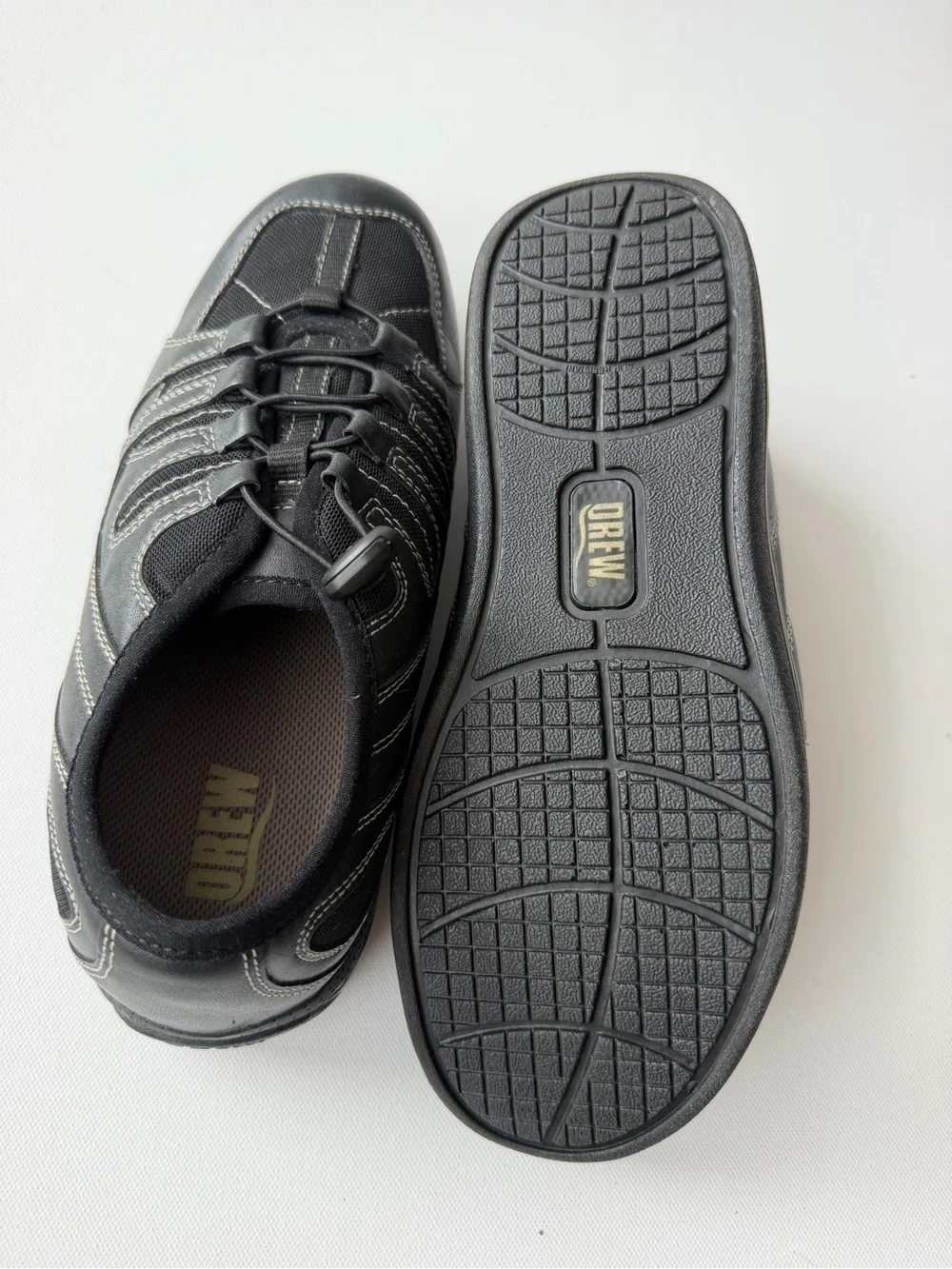 Drew Women’s 7W Wide Black Leather Mesh Comfort Walking Shoes Bungee NWOT